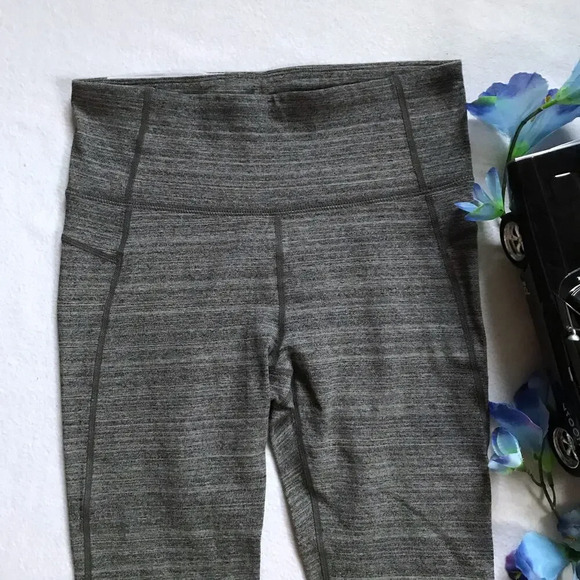 Gap Fit NWOT Performance Capri Women S - Picture 3 of 8